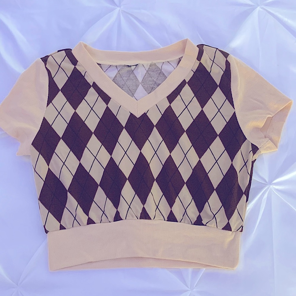 Small cropped plaid shirt